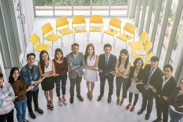 Biểu tượng chiếc khiên và cán cân công lý, nhấn mạnh cam kết cá cược có trách nhiệm và an toàn